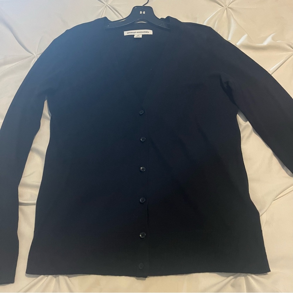Amazon Essentials Classic V-Neck Women's Cardigan Sweater Black - Picture 4 of 8